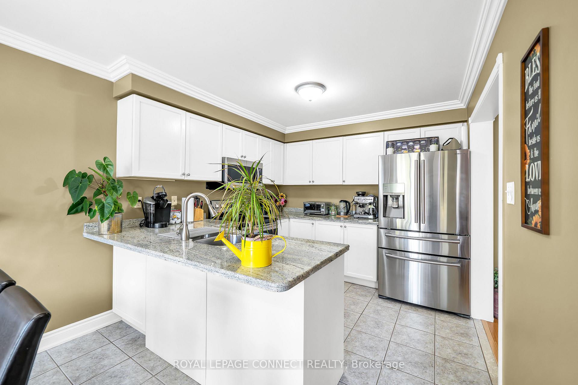 Photo 6 of 4 Lonsdale Court, Whitby, Lynde Creek — HOMEH
