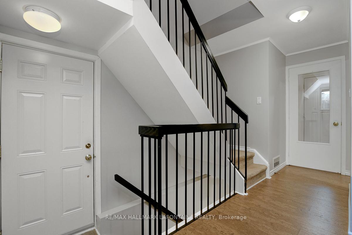 Photo 7 of 18 Vanessa Terrace, Ottawa, Barrhaven - Pheasant Run — HOMEH