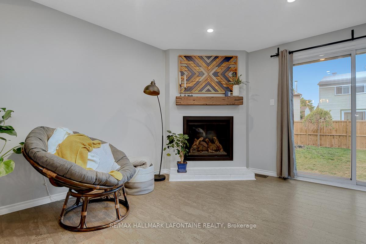 Photo 8 of 18 Vanessa Terrace, Ottawa, Barrhaven - Pheasant Run — HOMEH