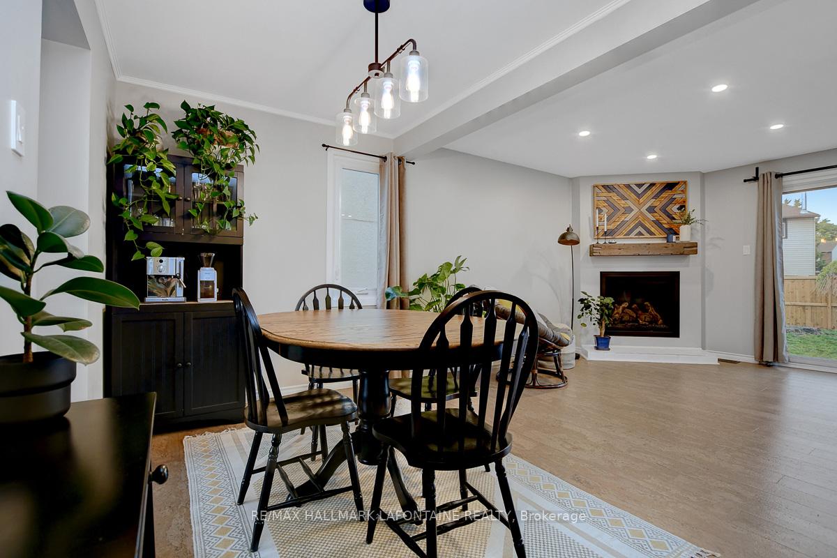 Photo 13 of 18 Vanessa Terrace, Ottawa, Barrhaven - Pheasant Run — HOMEH