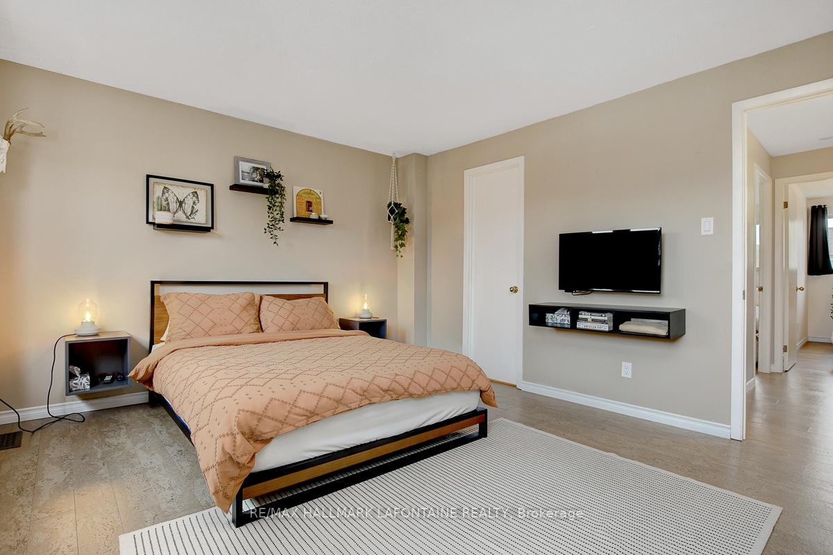 Photo 18 of 18 Vanessa Terrace, Ottawa, Barrhaven - Pheasant Run — HOMEH