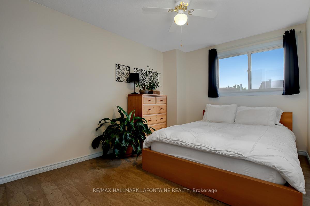Photo 20 of 18 Vanessa Terrace, Ottawa, Barrhaven - Pheasant Run — HOMEH