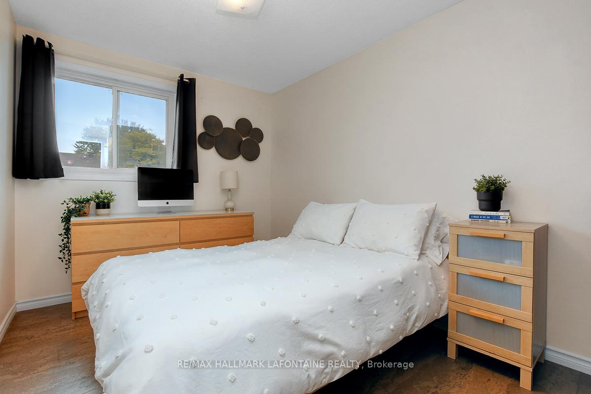 Photo 23 of 18 Vanessa Terrace, Ottawa, Barrhaven - Pheasant Run — HOMEH