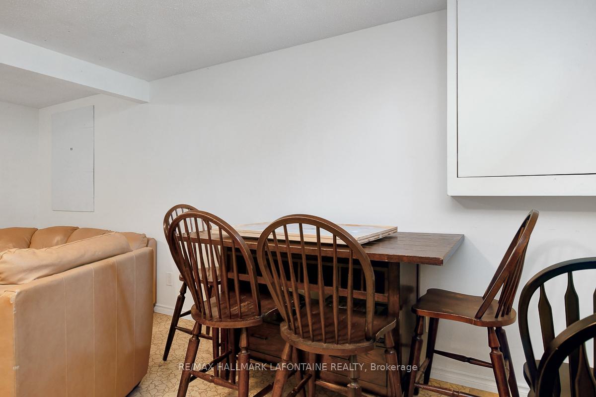 Photo 26 of 18 Vanessa Terrace, Ottawa, Barrhaven - Pheasant Run — HOMEH