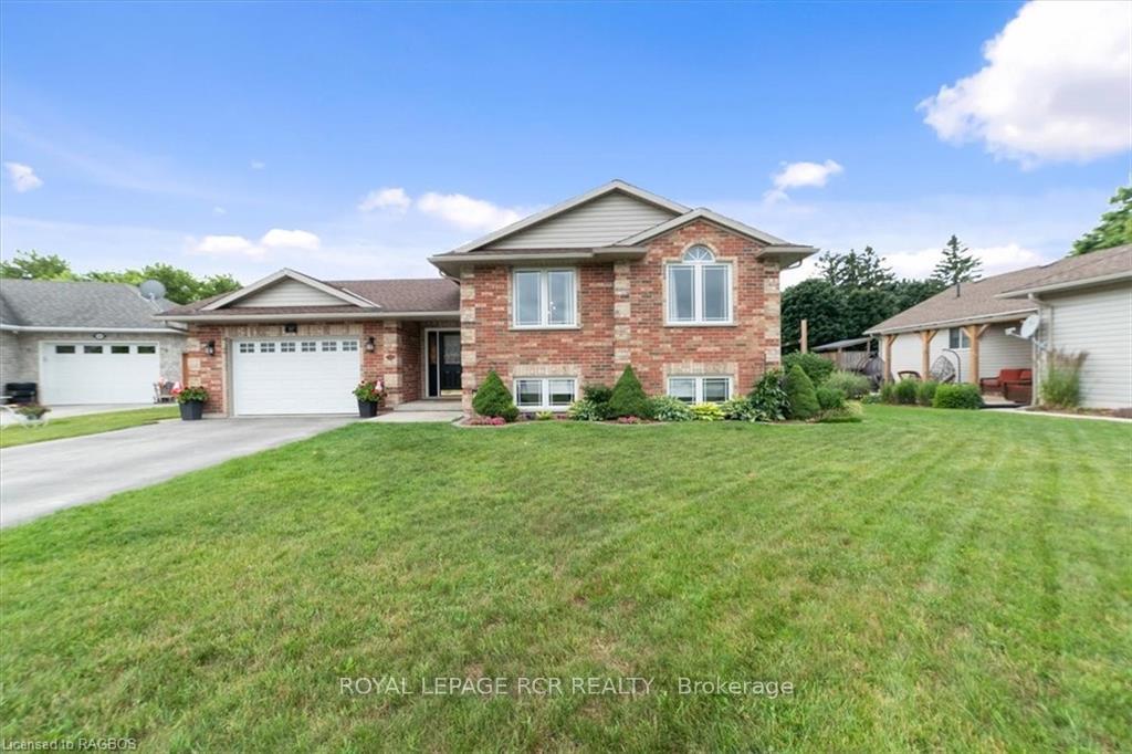 Photo 2 of 107 Macdonald Crescent, West Grey — HOMEH