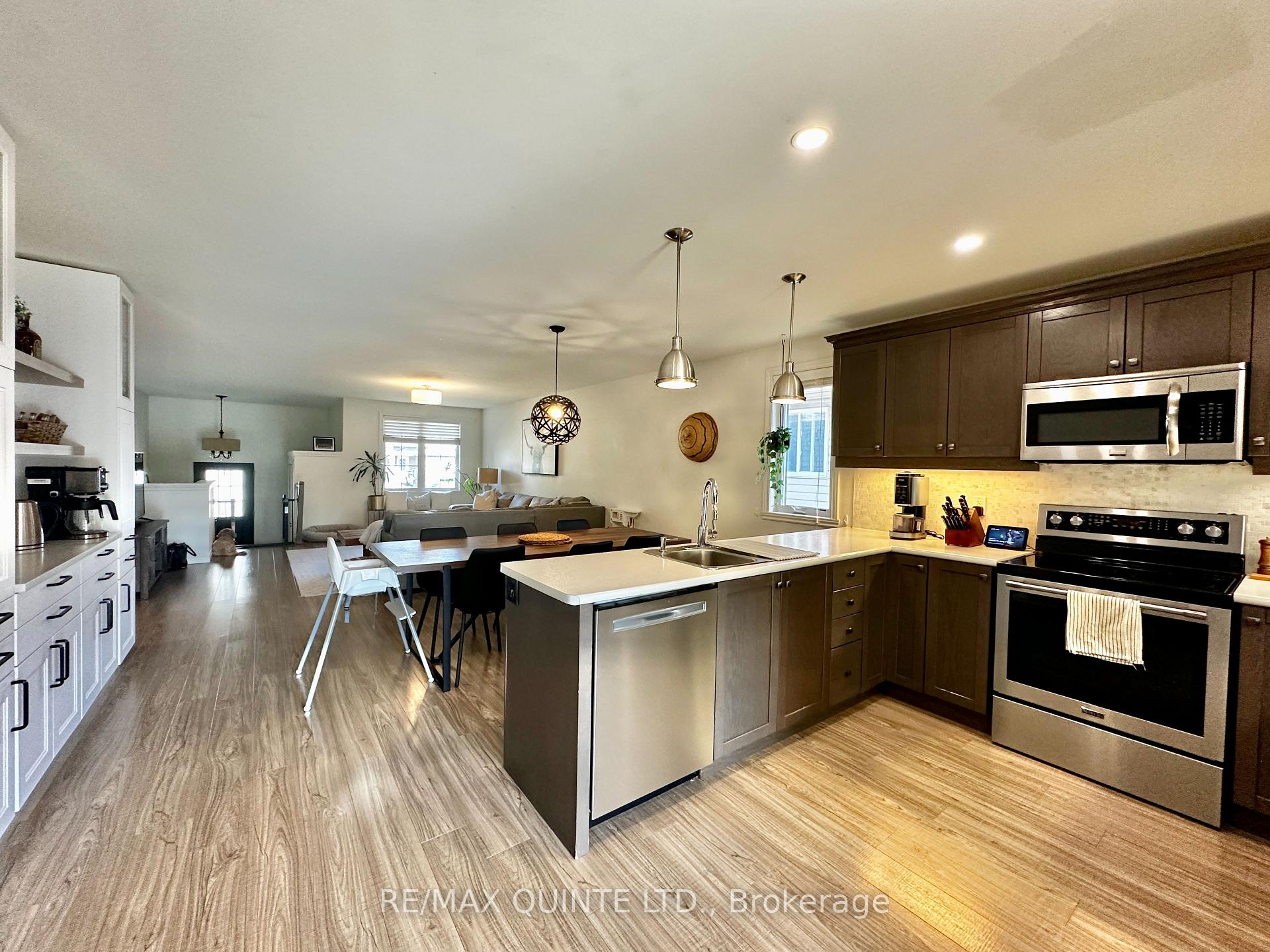 Photo 11 of 138 Greenhill Lane, Belleville, Belleville Ward — HOMEH