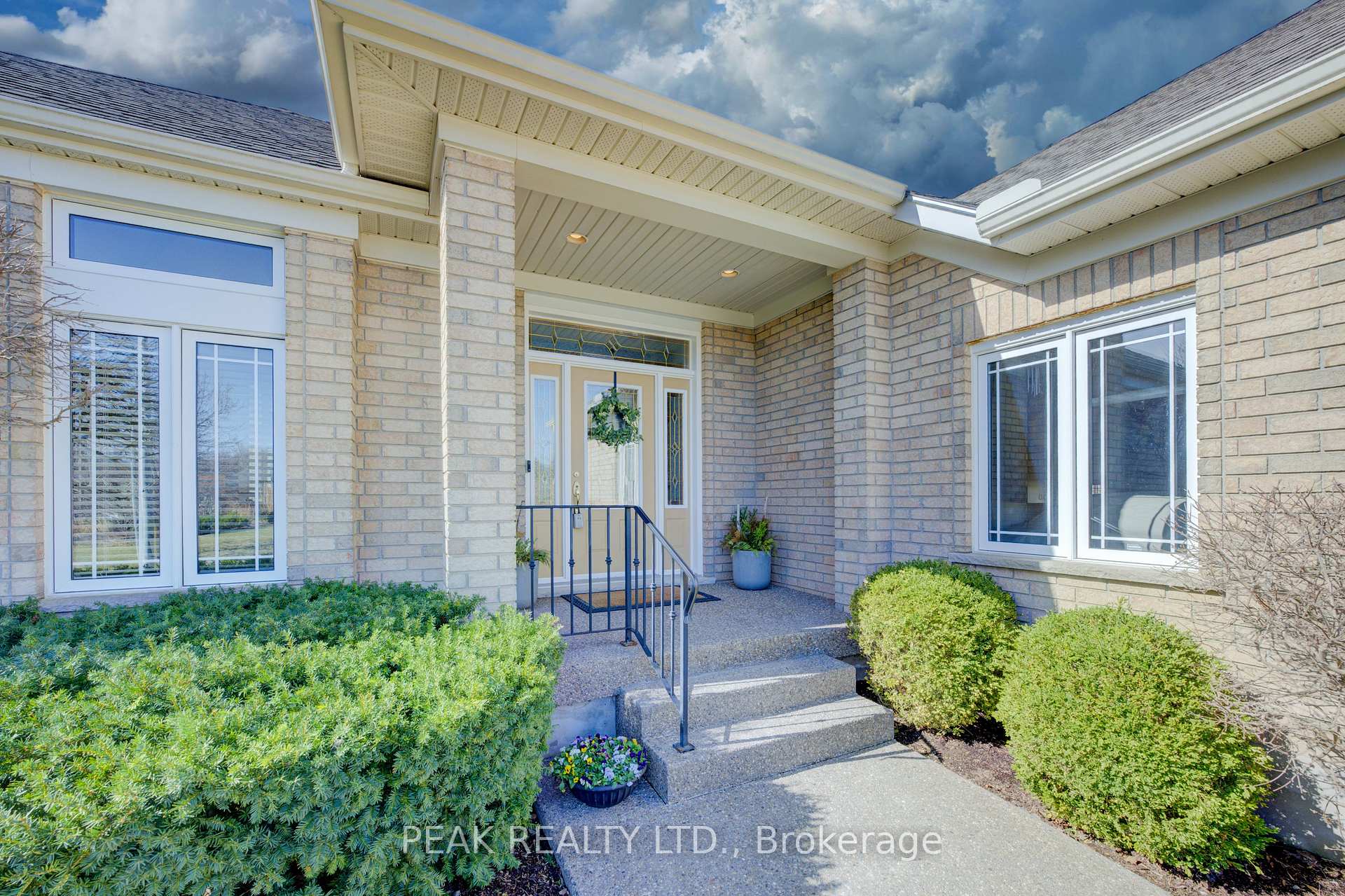 Photo 2 of 1 Chancellor Drive, Woolwich — HOMEH
