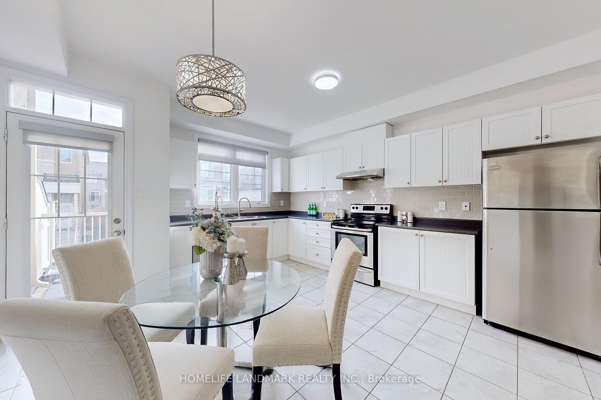 Photo 12 of 125 Dundas Way, Markham, Greensborough — HOMEH