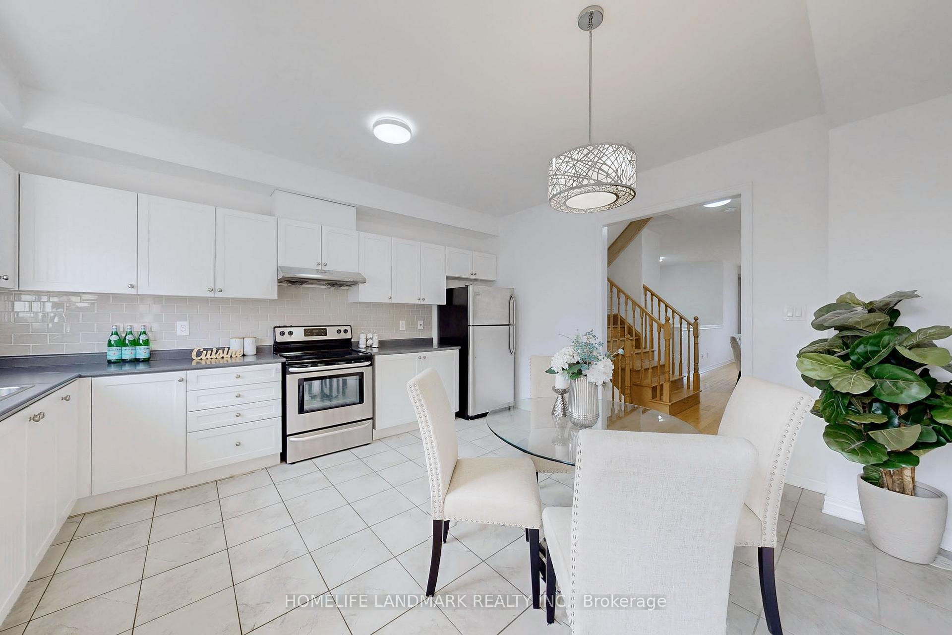 Photo 13 of 125 Dundas Way, Markham, Greensborough — HOMEH