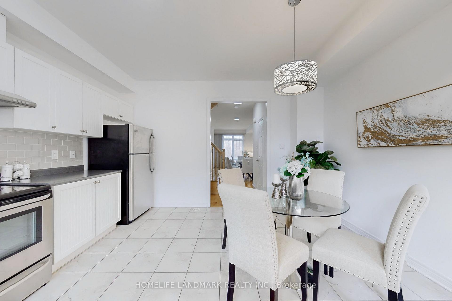 Photo 14 of 125 Dundas Way, Markham, Greensborough — HOMEH