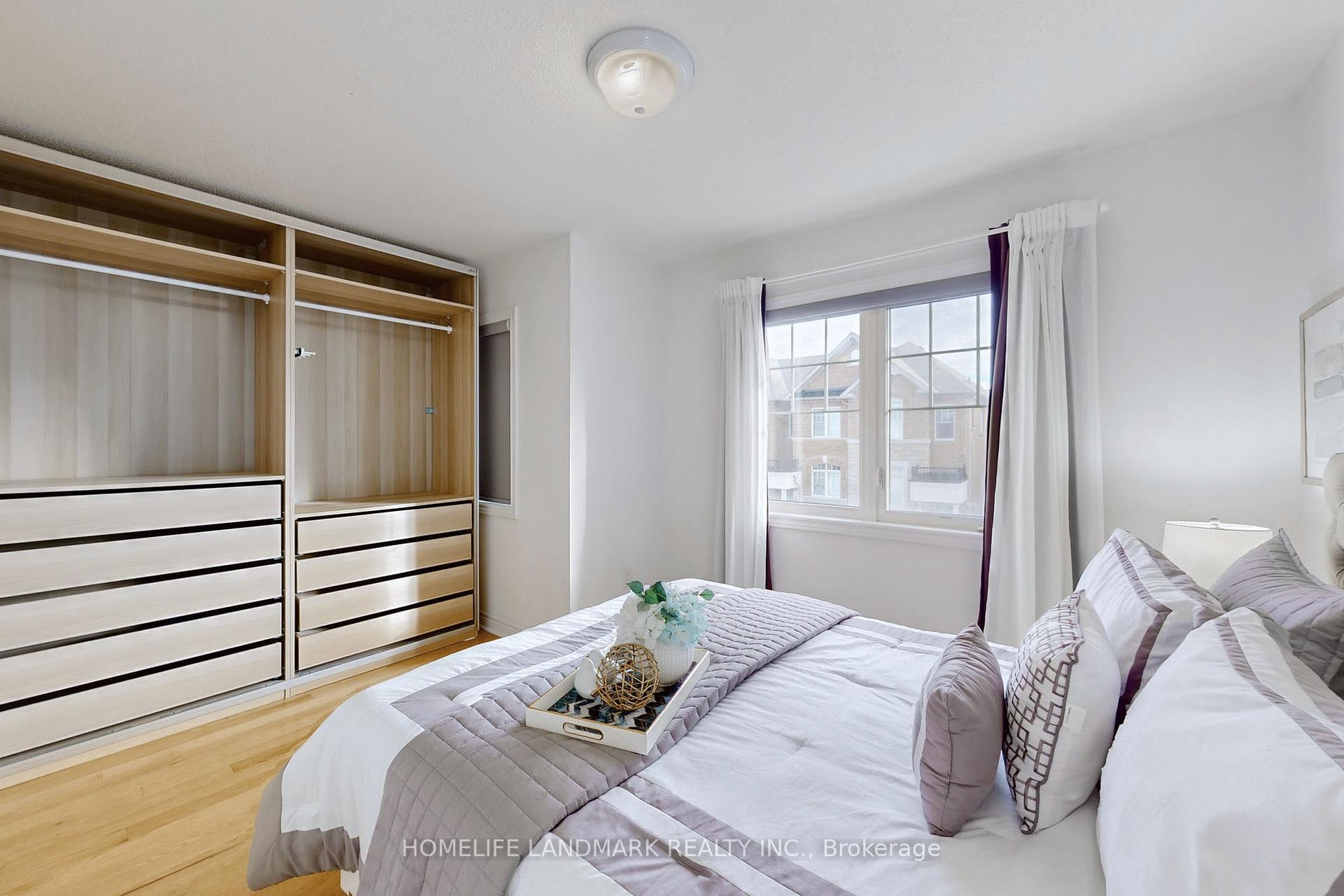 Photo 20 of 125 Dundas Way, Markham, Greensborough — HOMEH