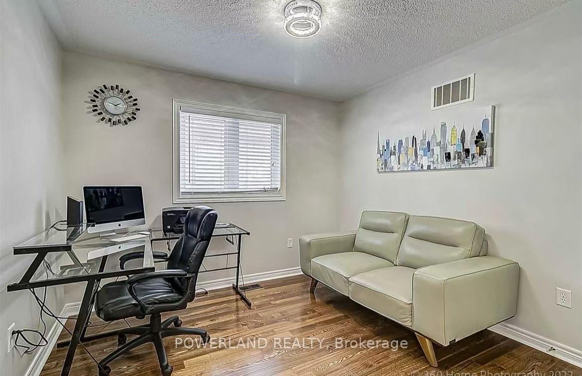 Photo 9 of 112 Redmond Drive, Vaughan, Patterson — HOMEH