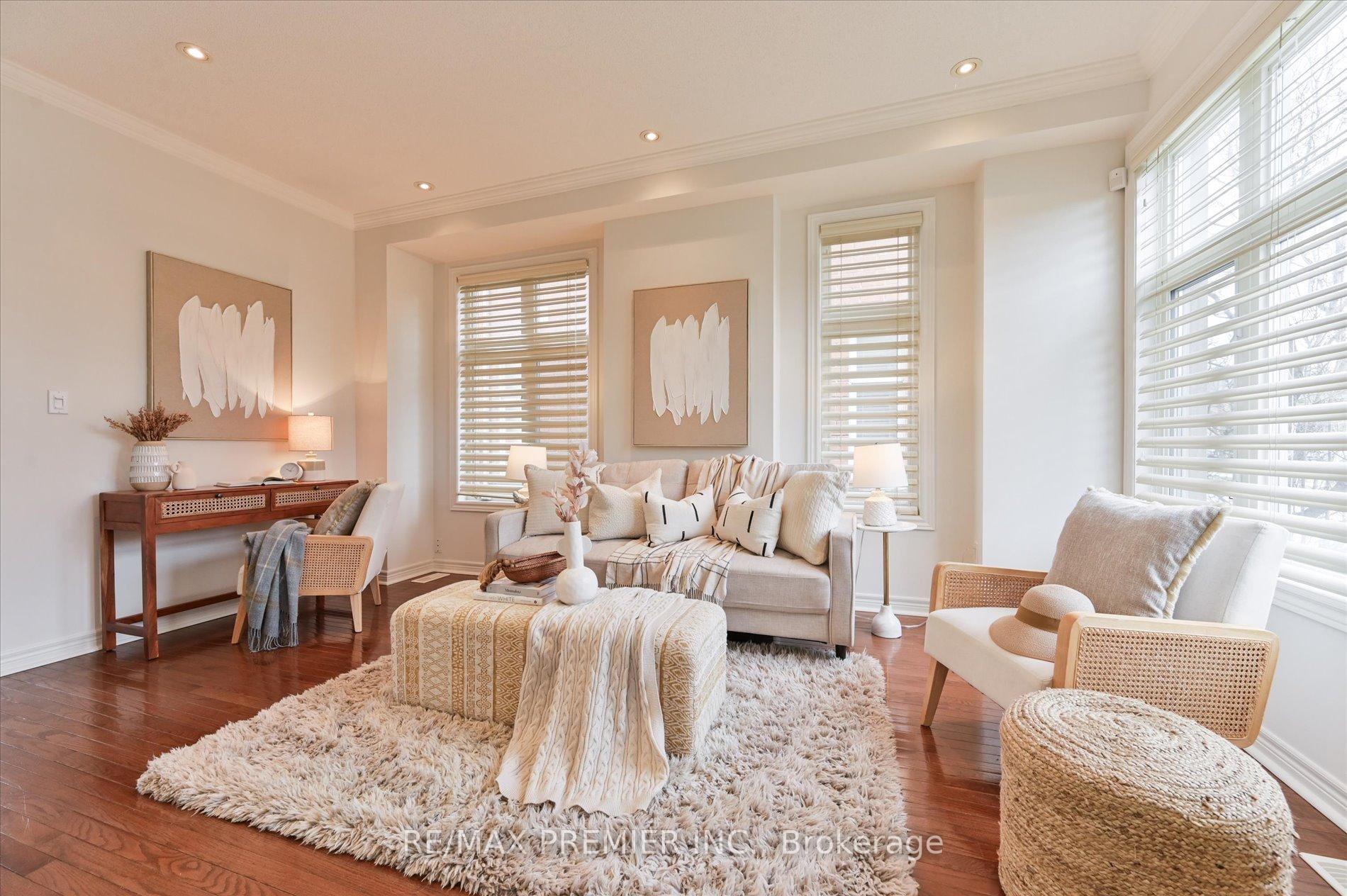 Photo 6 of 30 Helen Street, Vaughan, East Woodbridge — HOMEH