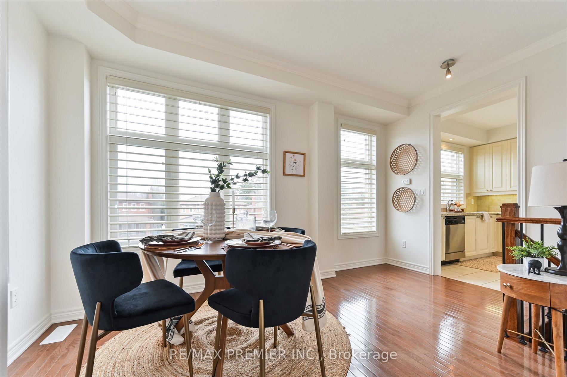 Photo 12 of 30 Helen Street, Vaughan, East Woodbridge — HOMEH