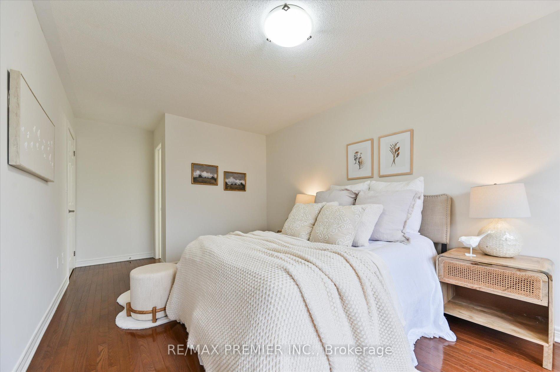 Photo 25 of 30 Helen Street, Vaughan, East Woodbridge — HOMEH