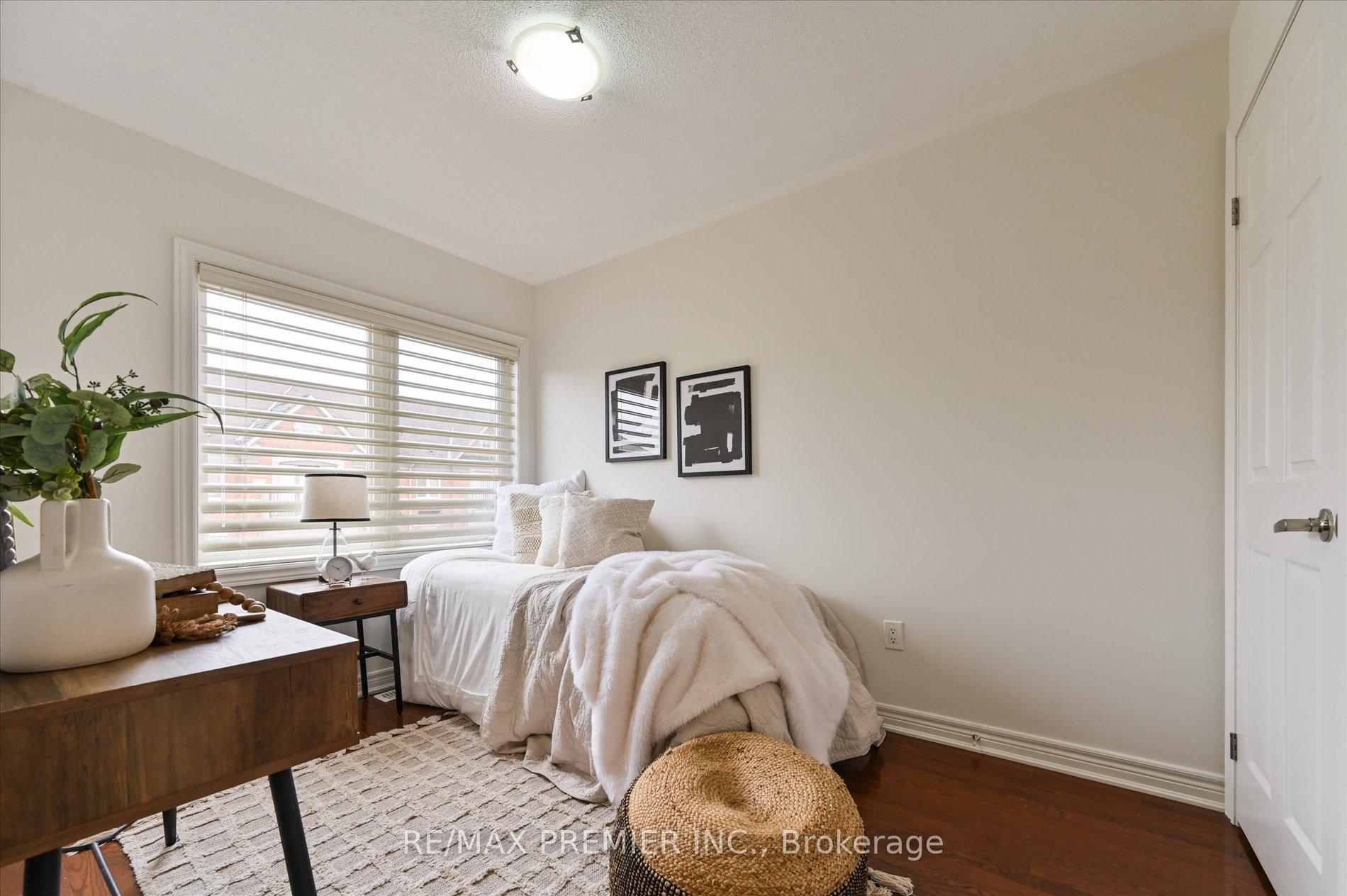 Photo 29 of 30 Helen Street, Vaughan, East Woodbridge — HOMEH