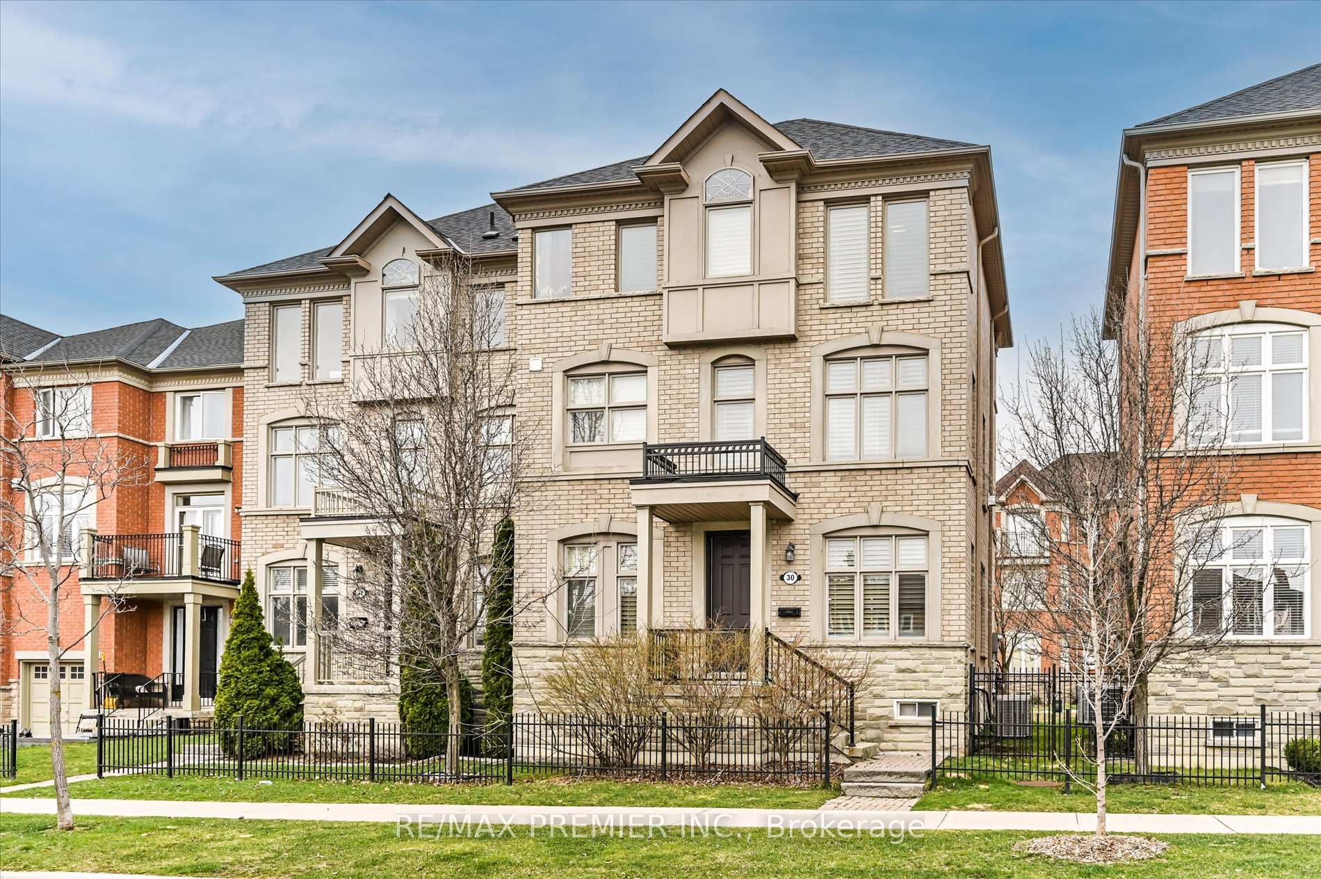 Photo 34 of 30 Helen Street, Vaughan, East Woodbridge — HOMEH
