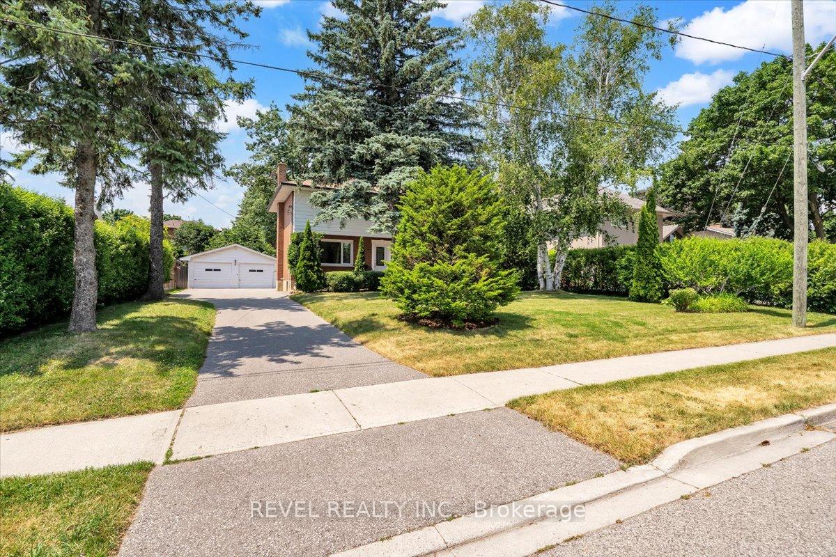 Photo 4 of 204 Hazelwood Drive, Whitby, Blue Grass Meadows — HOMEH