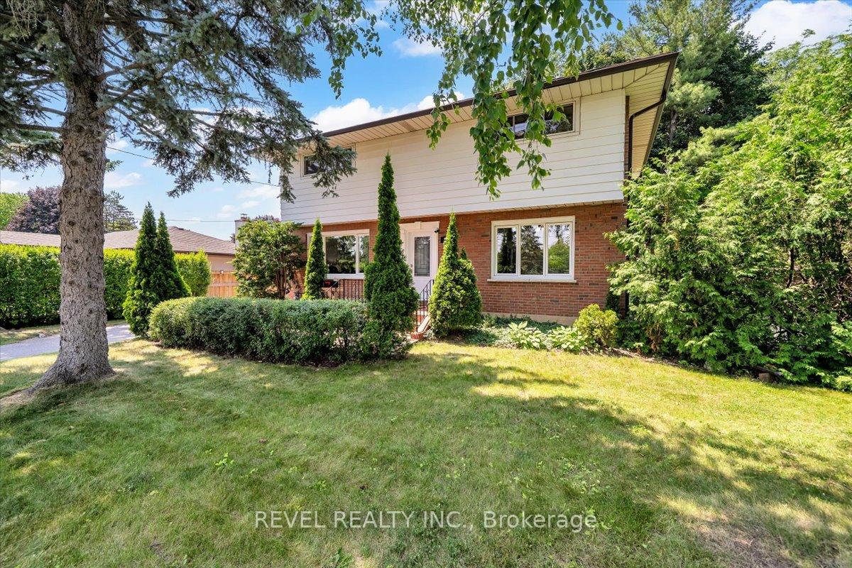 Photo 7 of 204 Hazelwood Drive, Whitby, Blue Grass Meadows — HOMEH