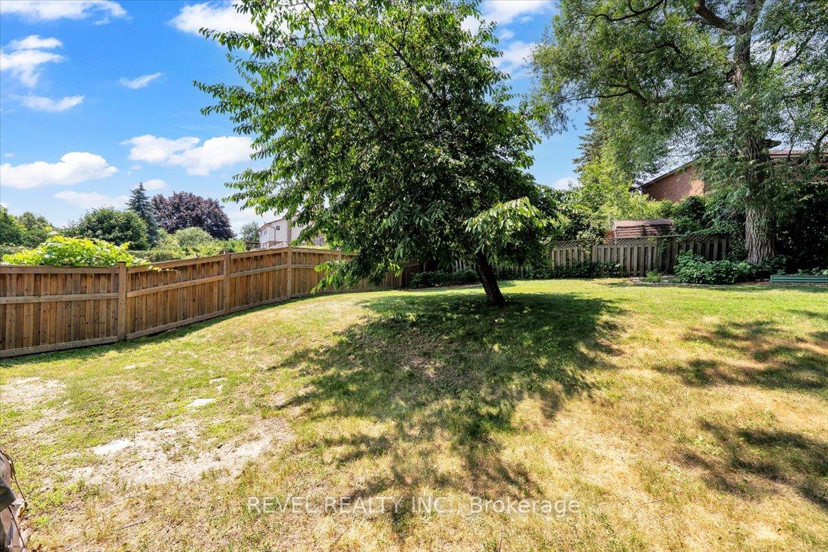 Photo 37 of 204 Hazelwood Drive, Whitby, Blue Grass Meadows — HOMEH