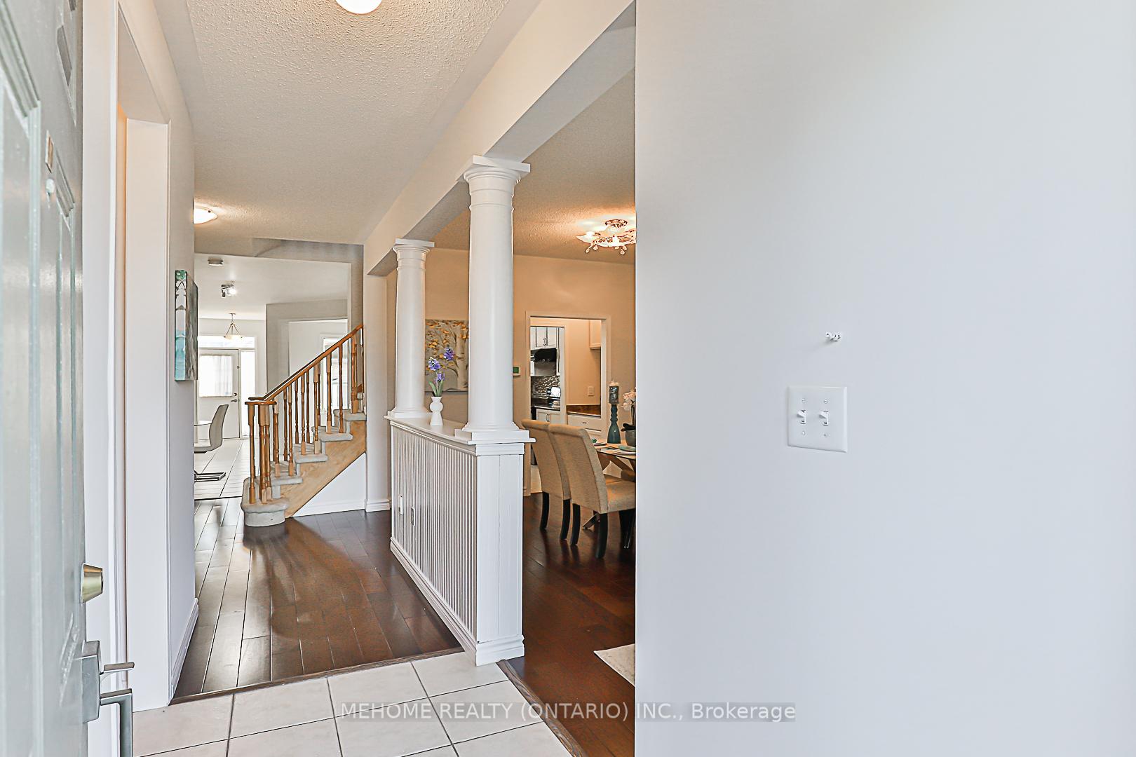 Photo 3 of 48 Pike Lane, Markham, Cornell — HOMEH