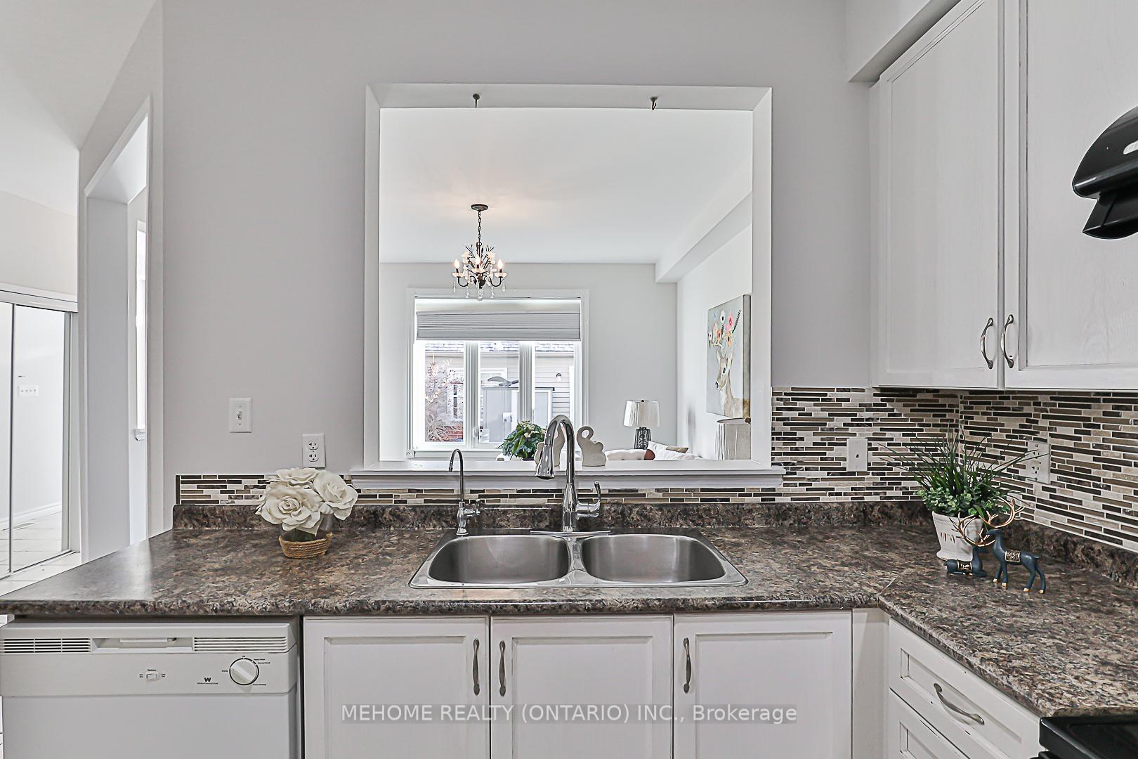 Photo 18 of 48 Pike Lane, Markham, Cornell — HOMEH