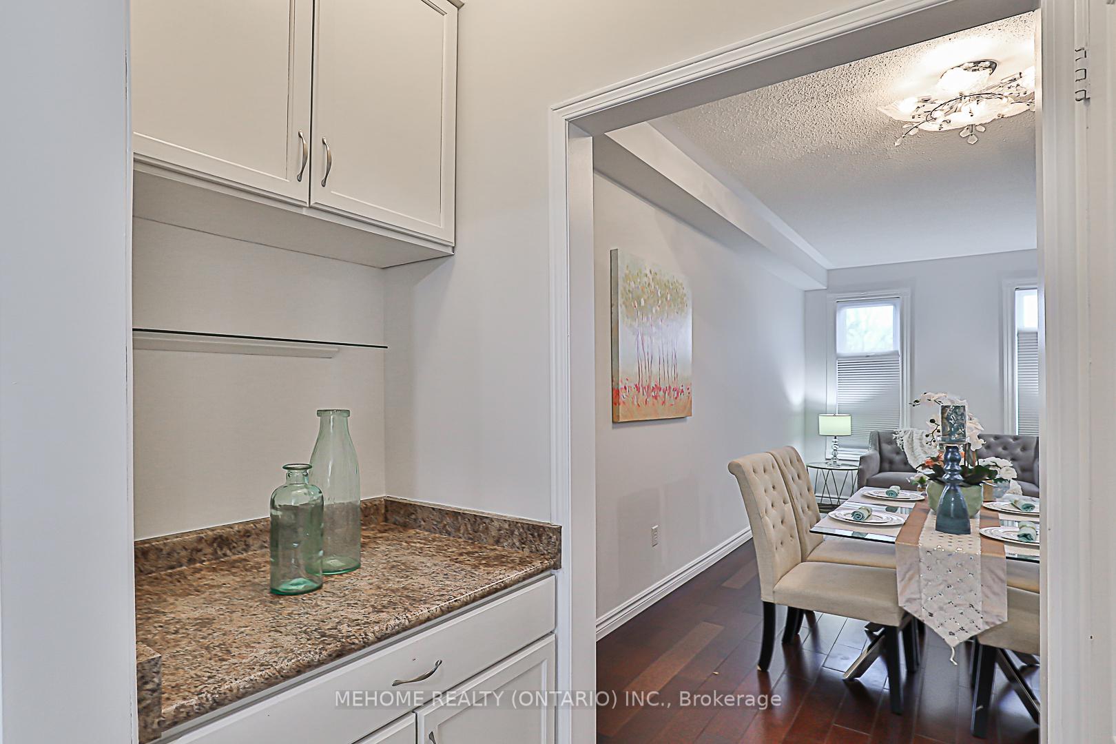 Photo 19 of 48 Pike Lane, Markham, Cornell — HOMEH