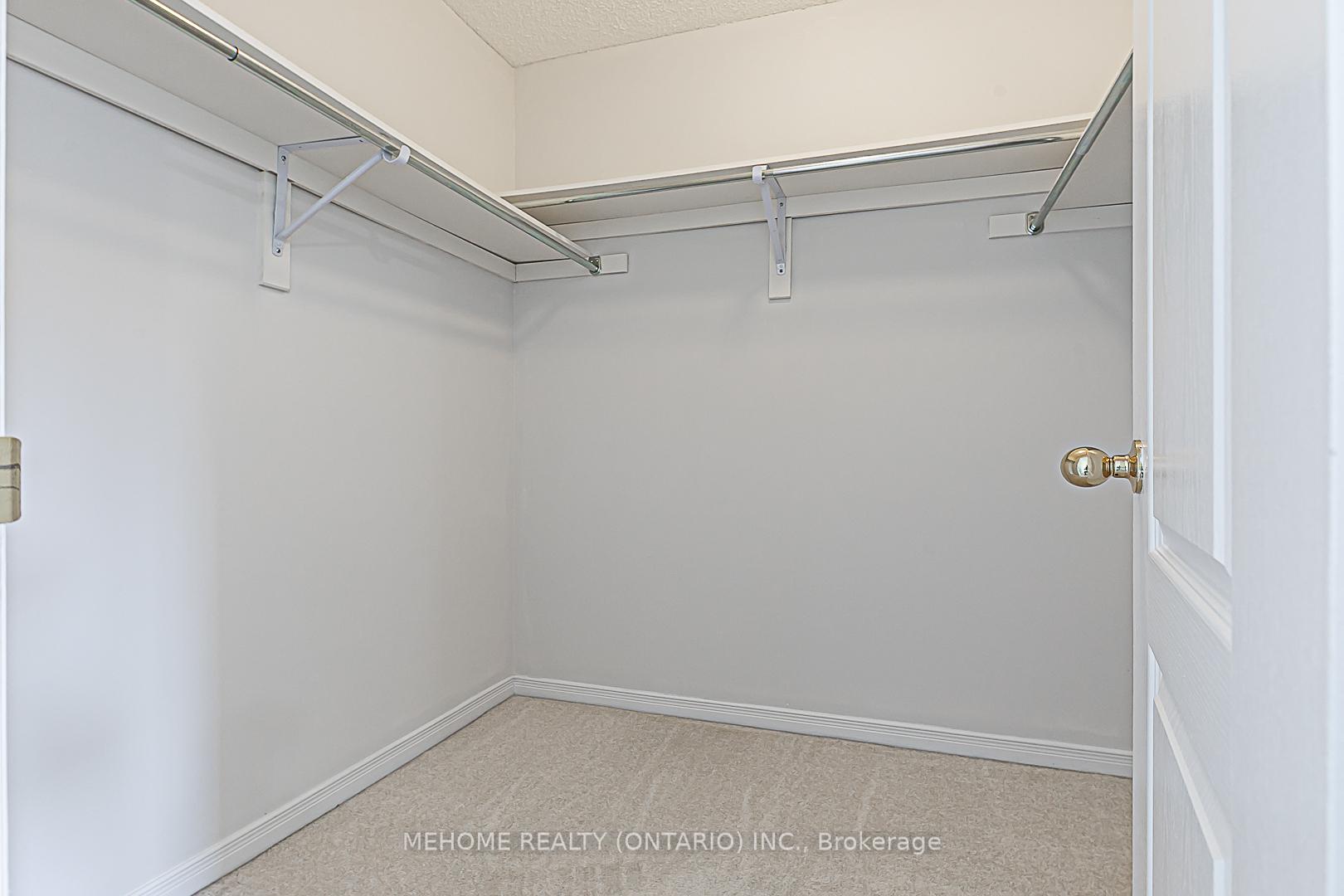 Photo 31 of 48 Pike Lane, Markham, Cornell — HOMEH