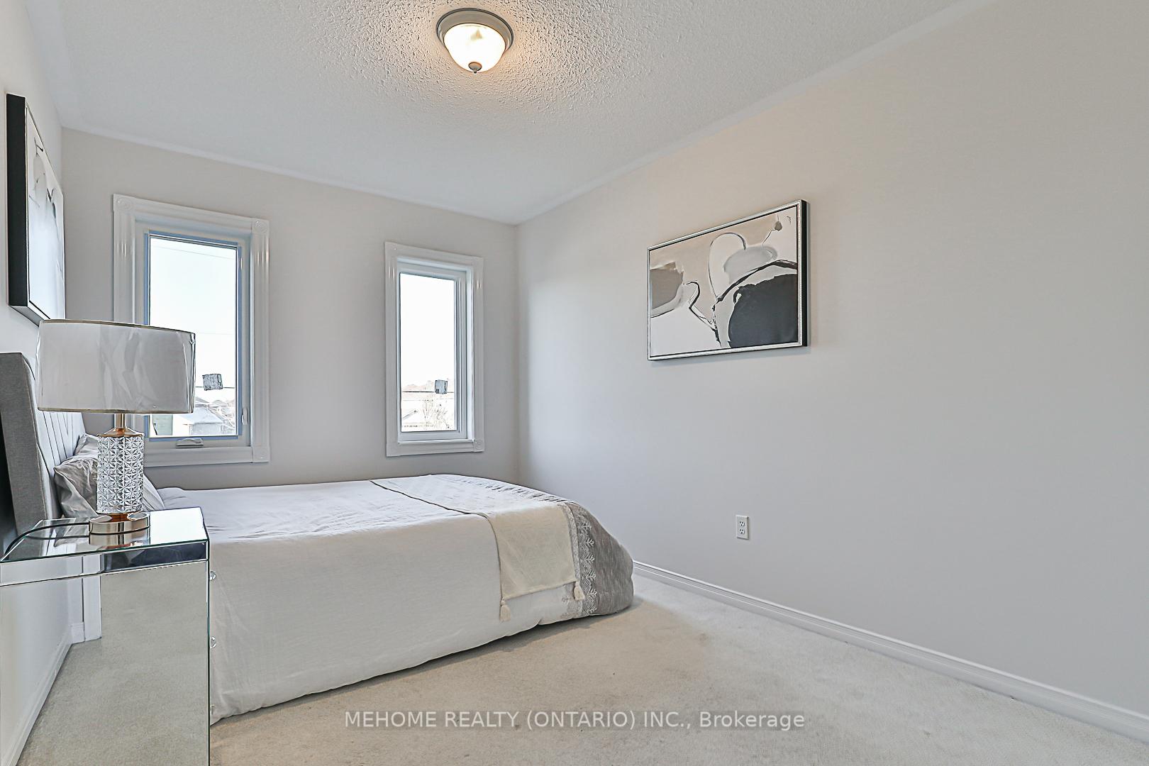 Photo 33 of 48 Pike Lane, Markham, Cornell — HOMEH