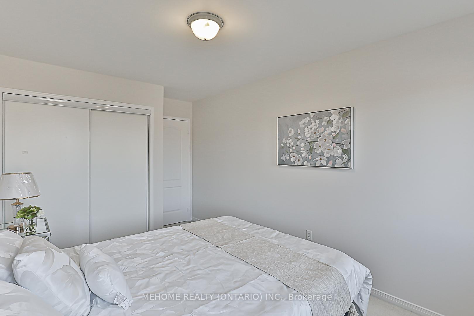 Photo 35 of 48 Pike Lane, Markham, Cornell — HOMEH