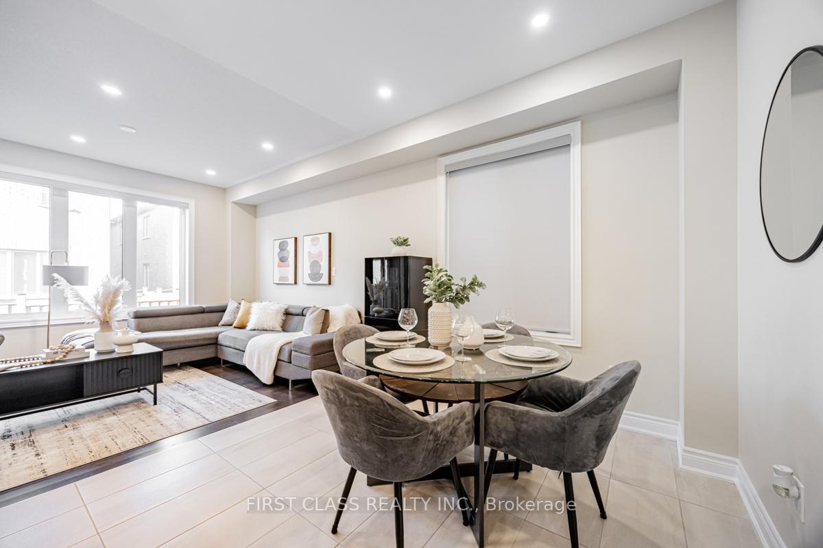 Photo 11 of 8 Reign Lane, Markham, Cedarwood — HOMEH