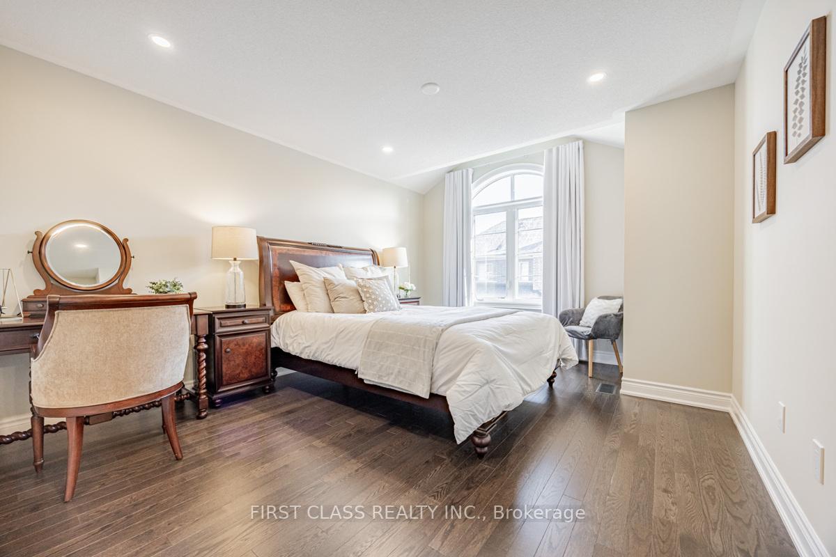 Photo 25 of 8 Reign Lane, Markham, Cedarwood — HOMEH
