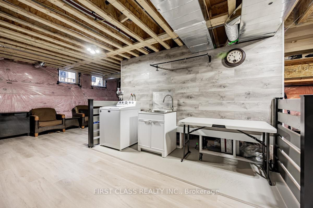 Photo 30 of 8 Reign Lane, Markham, Cedarwood — HOMEH