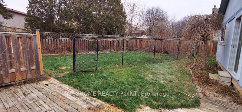 Photo 12 of Unit Main Fl, 4 Pilkington Crescent, Whitby, Pringle Creek — HOMEH