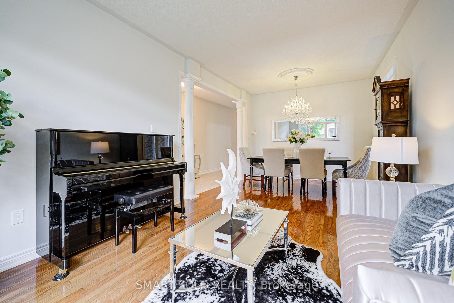 Photo 10 of 24 Burgundy Trail, Vaughan, Patterson — HOMEH