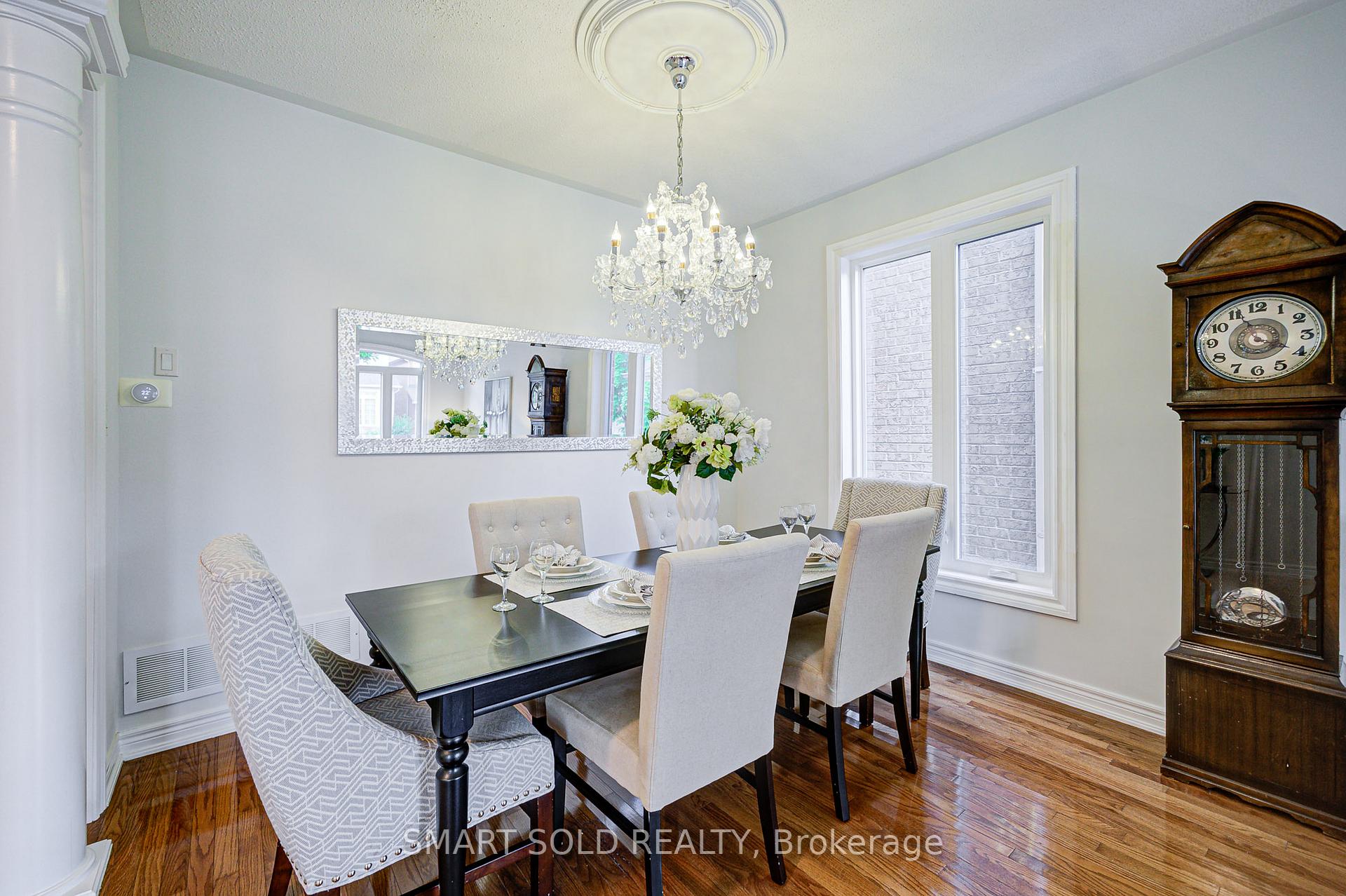 Photo 11 of 24 Burgundy Trail, Vaughan, Patterson — HOMEH