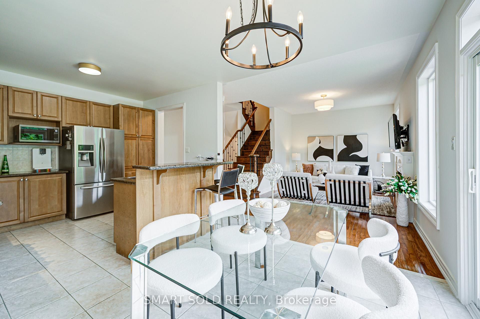 Photo 18 of 24 Burgundy Trail, Vaughan, Patterson — HOMEH