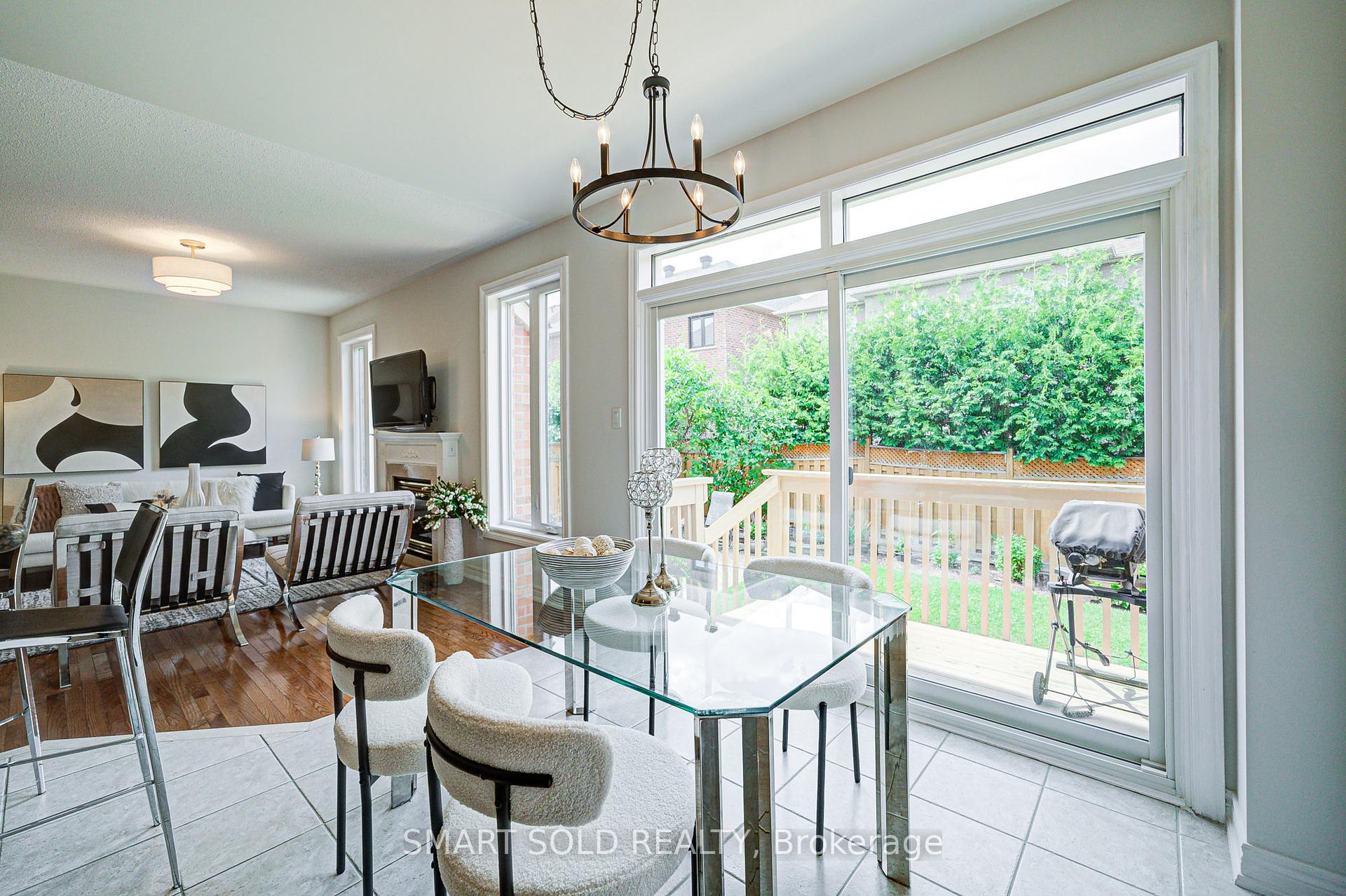 Photo 19 of 24 Burgundy Trail, Vaughan, Patterson — HOMEH