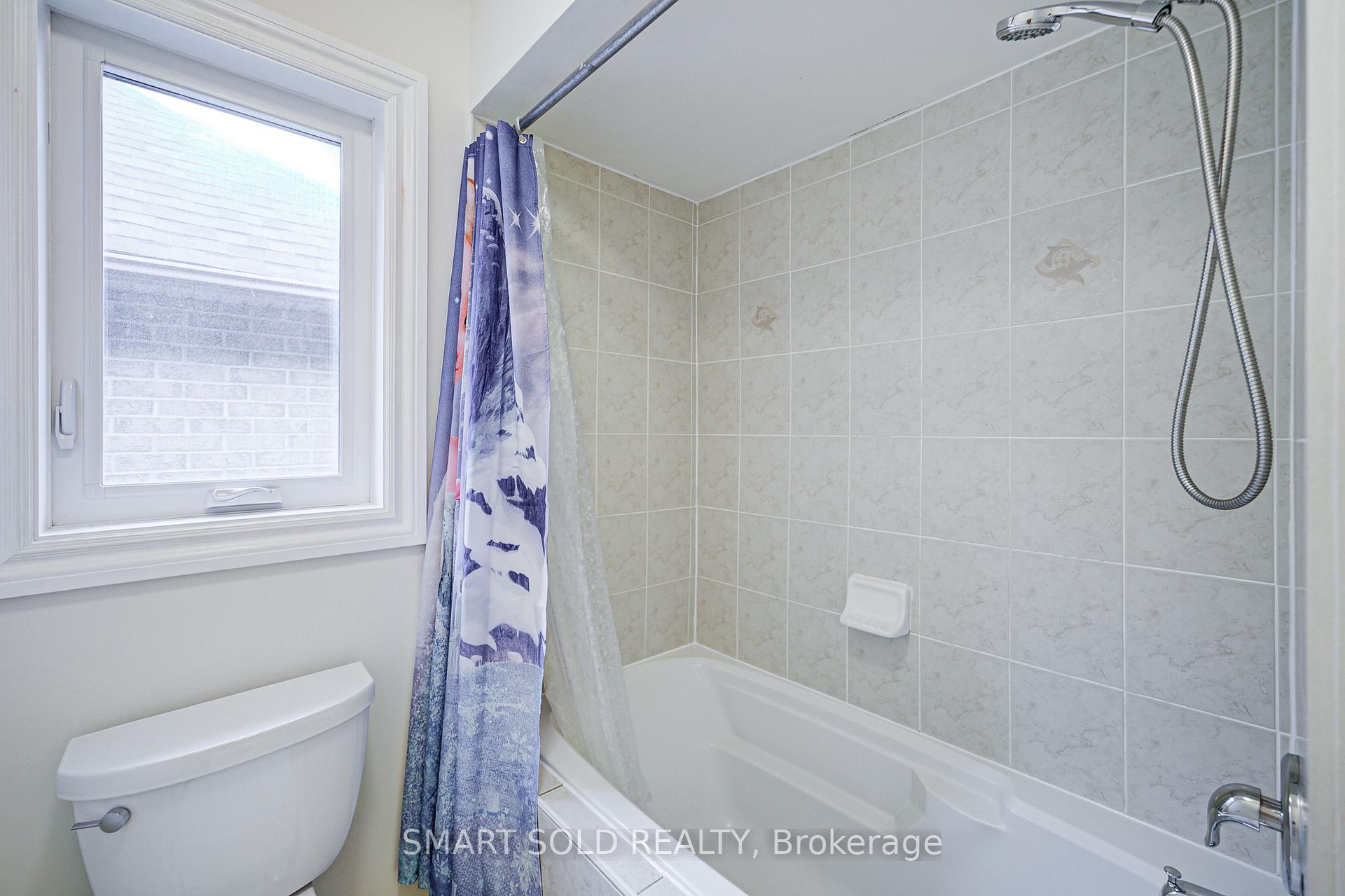 Photo 35 of 24 Burgundy Trail, Vaughan, Patterson — HOMEH