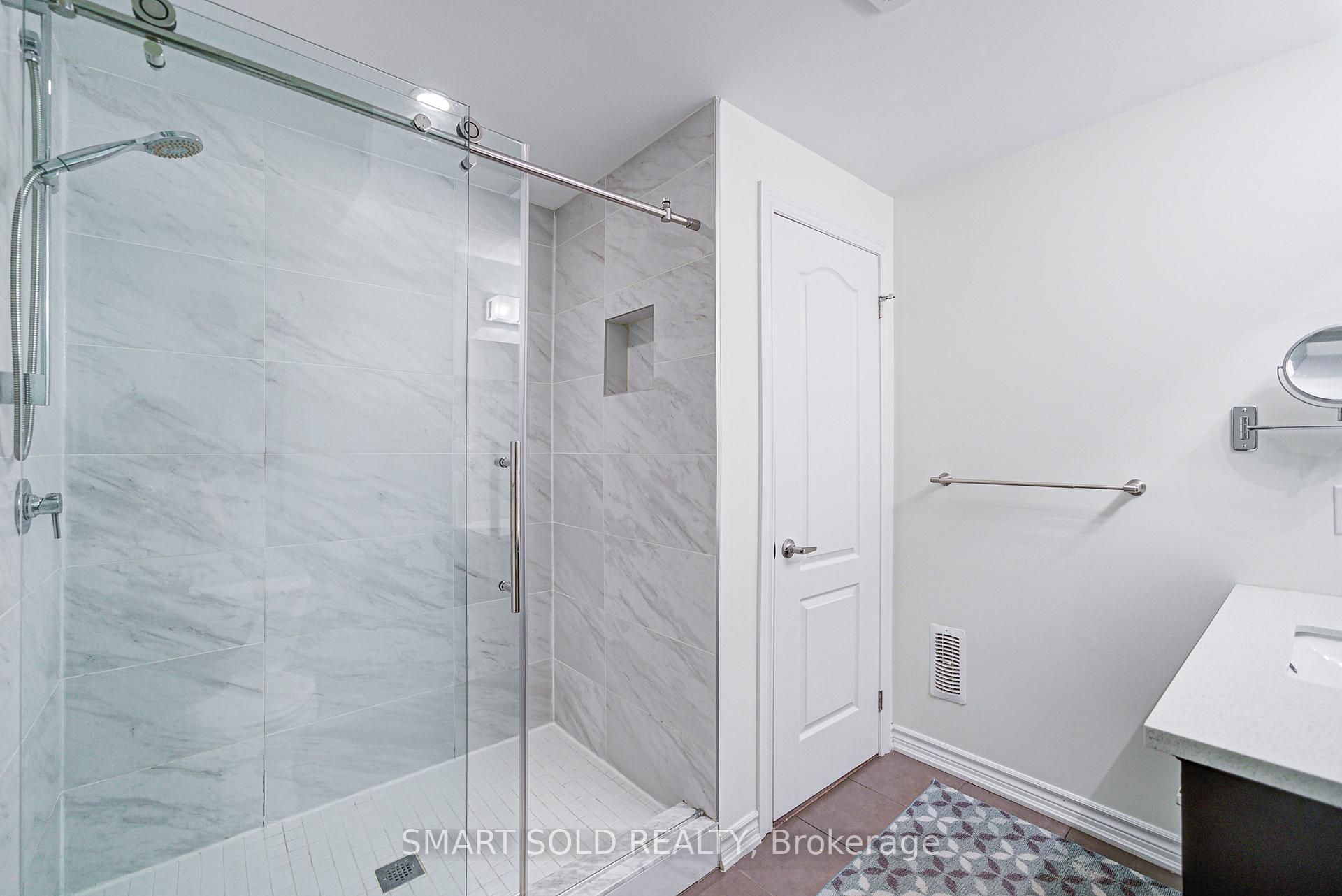 Photo 42 of 24 Burgundy Trail, Vaughan, Patterson — HOMEH