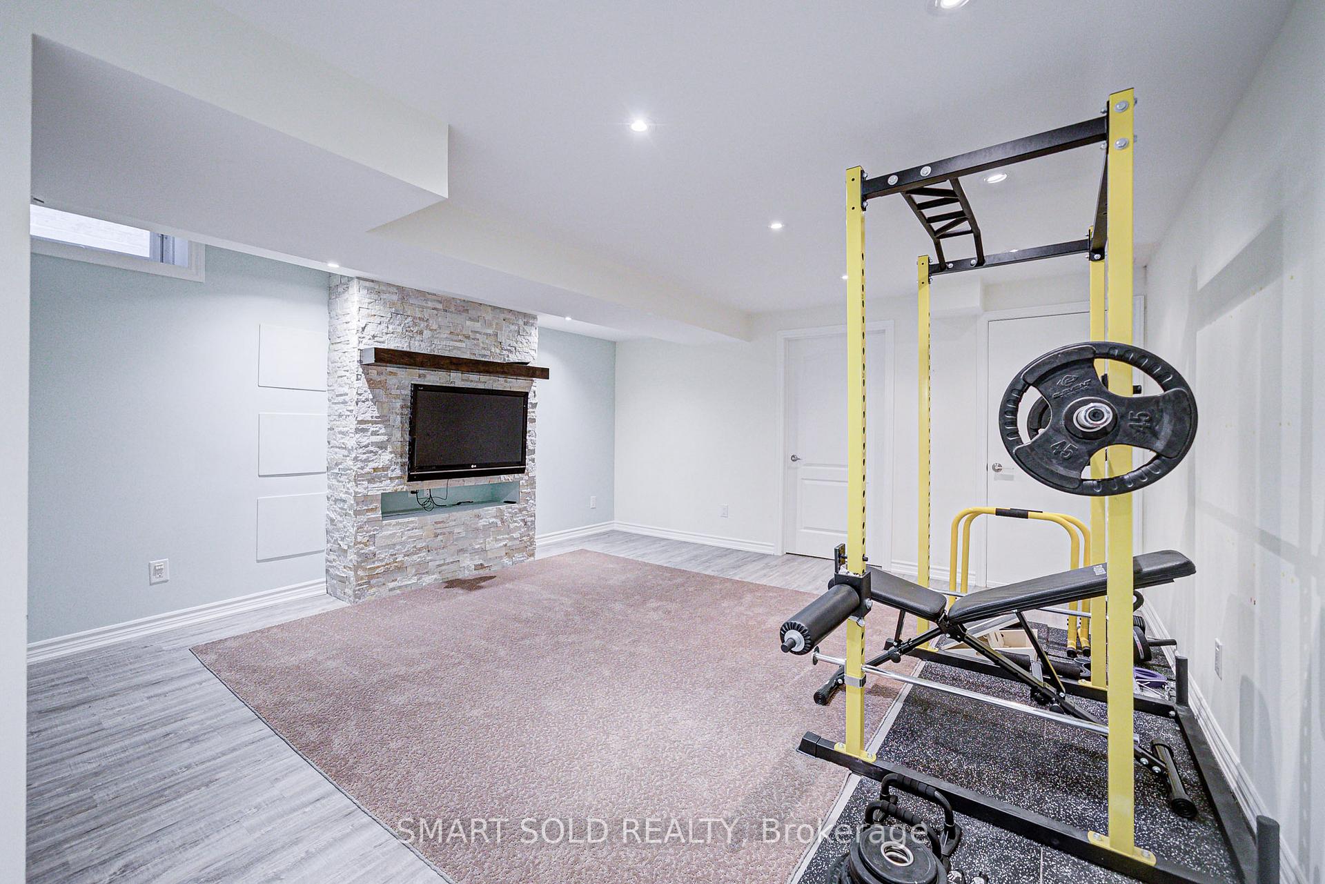 Photo 44 of 24 Burgundy Trail, Vaughan, Patterson — HOMEH
