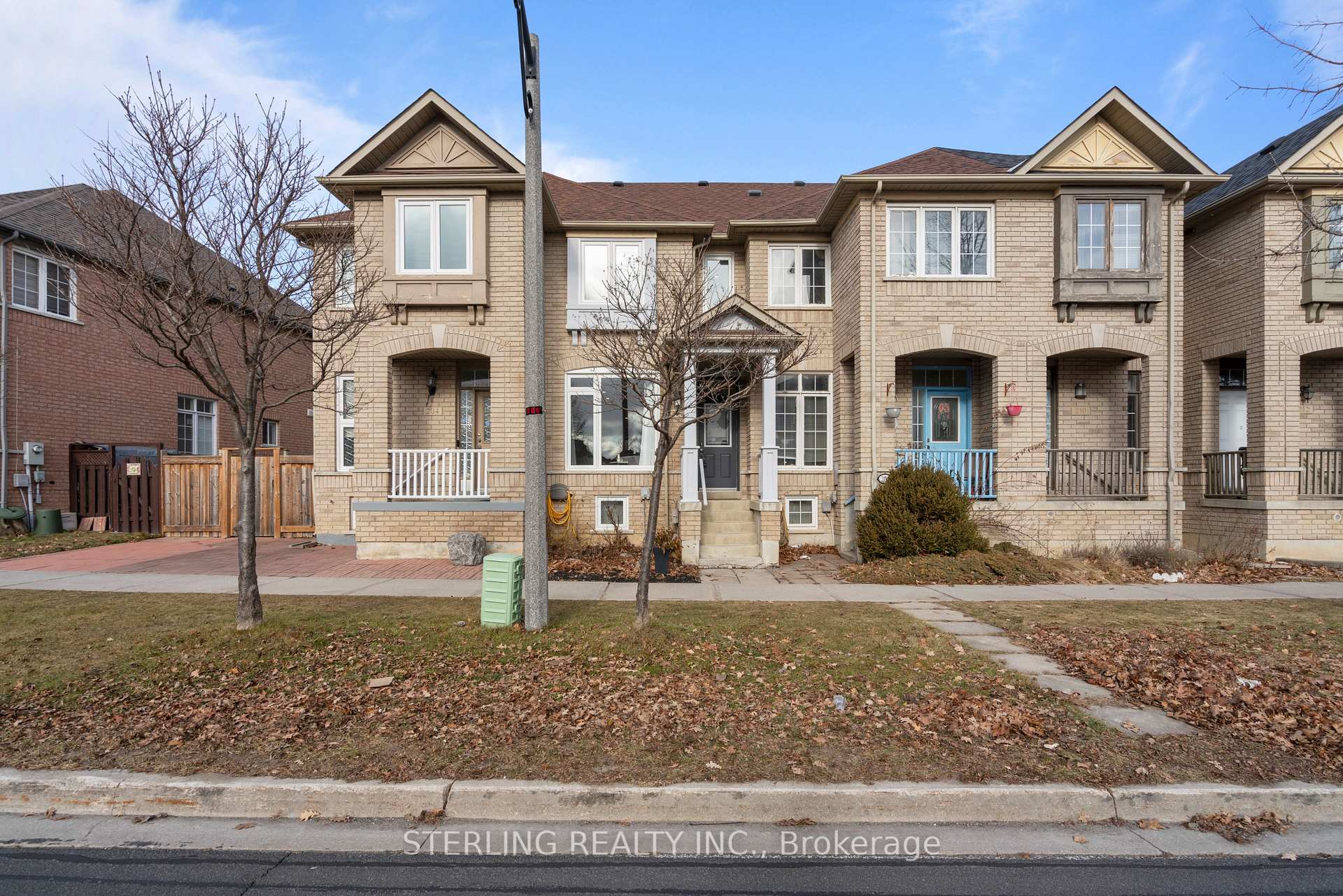 Photo 2 of 206 Bur Oak Avenue, Markham, Berczy — HOMEH