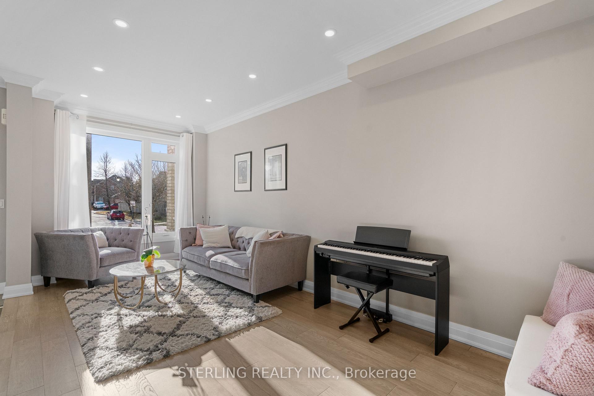 Photo 4 of 206 Bur Oak Avenue, Markham, Berczy — HOMEH