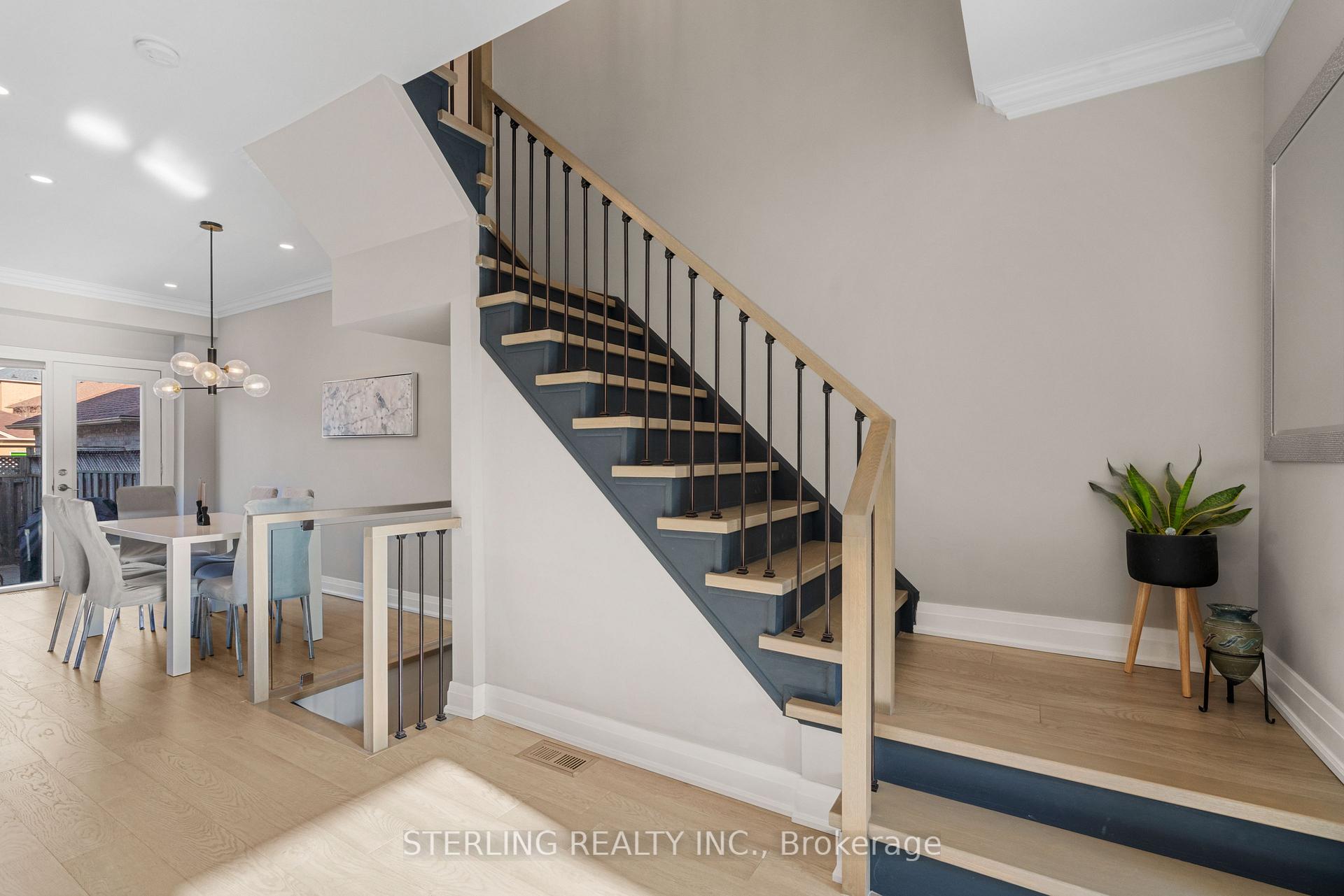 Photo 6 of 206 Bur Oak Avenue, Markham, Berczy — HOMEH