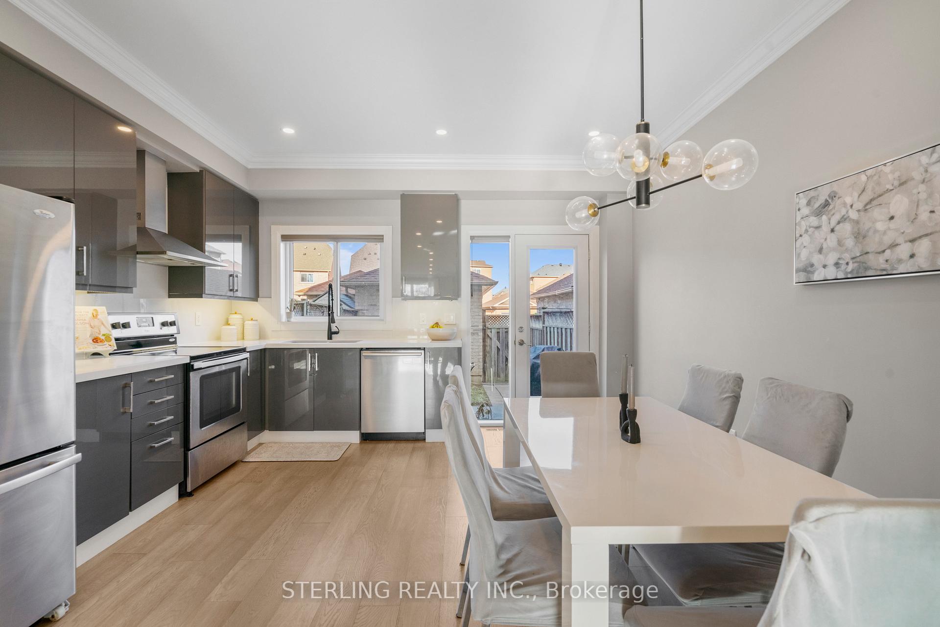 Photo 7 of 206 Bur Oak Avenue, Markham, Berczy — HOMEH