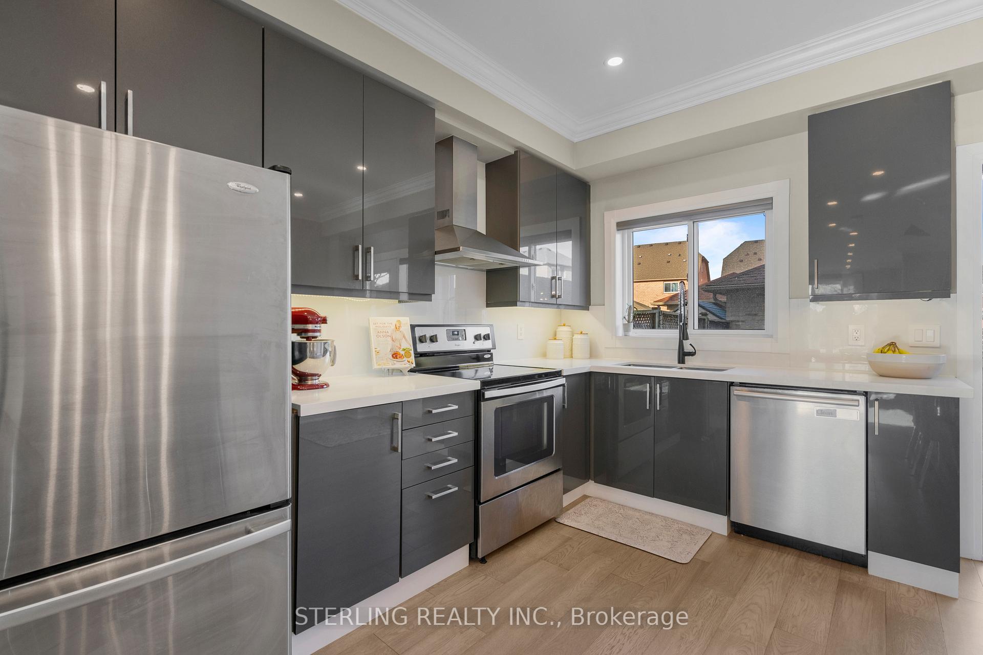 Photo 8 of 206 Bur Oak Avenue, Markham, Berczy — HOMEH