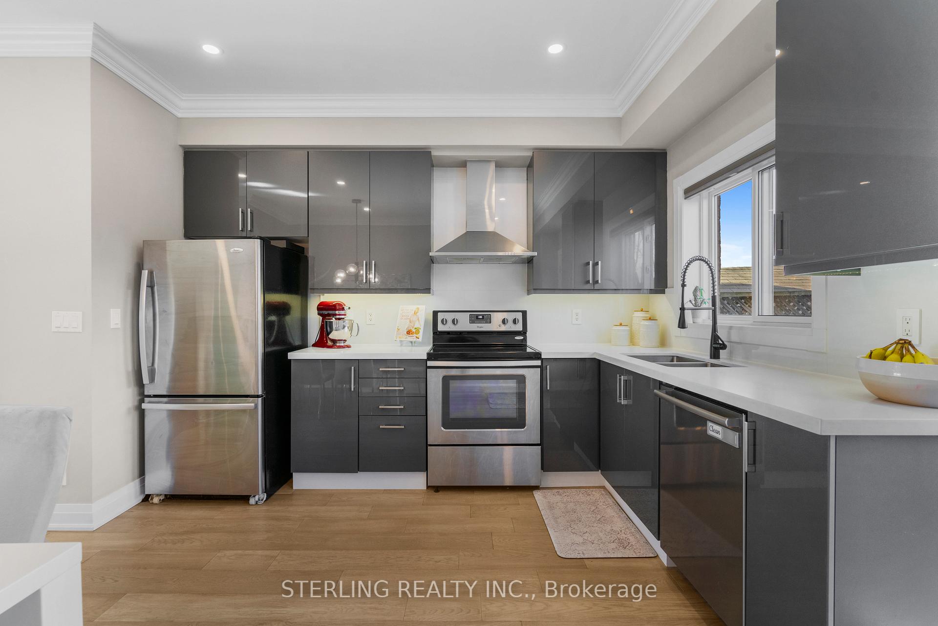 Photo 10 of 206 Bur Oak Avenue, Markham, Berczy — HOMEH