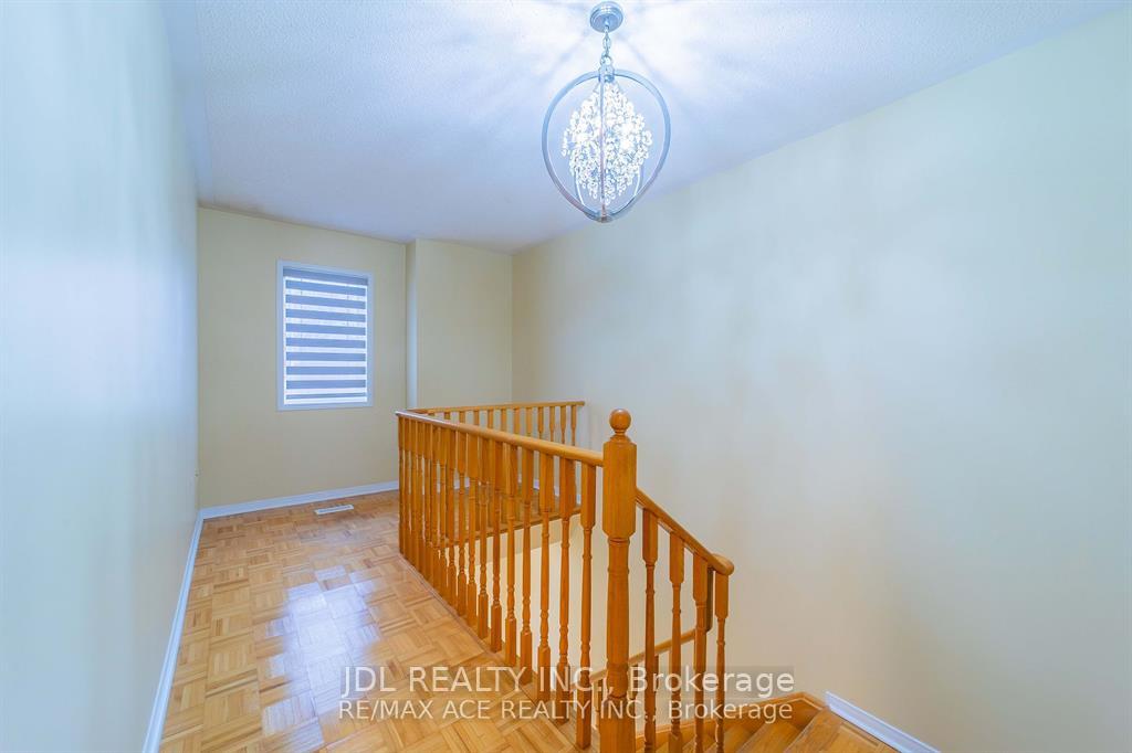 Photo 6 of 65 Blackthorn Drive, Vaughan, Maple — HOMEH