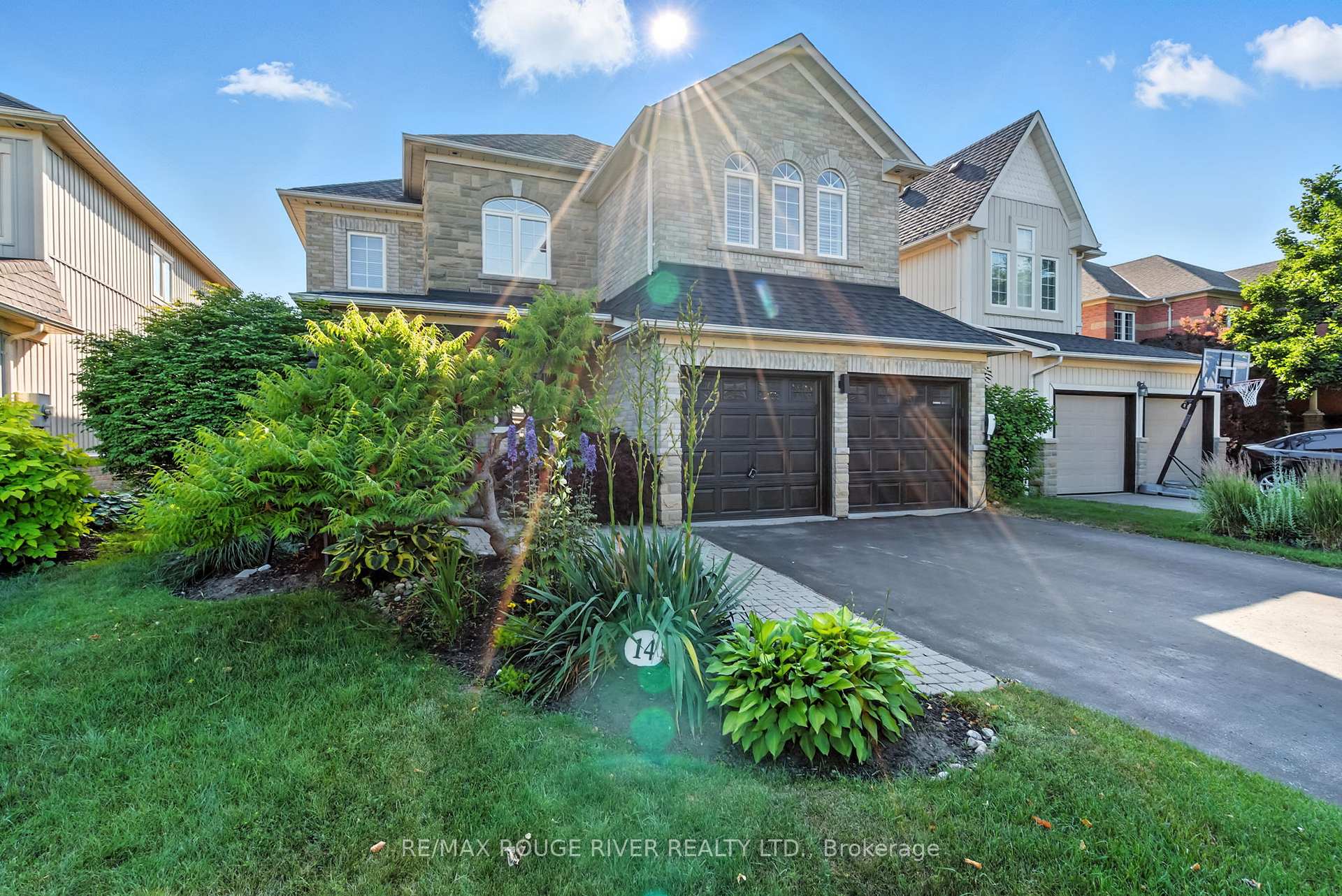 Photo 2 of 14 Mackey Drive, Whitby, Lynde Creek — HOMEH