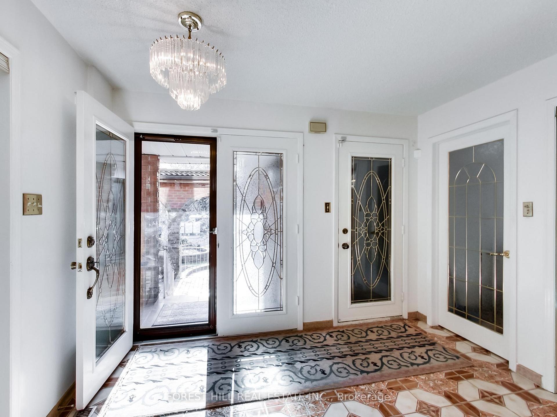 Photo 5 of 62 Adrian Crescent, Markham, Raymerville — HOMEH